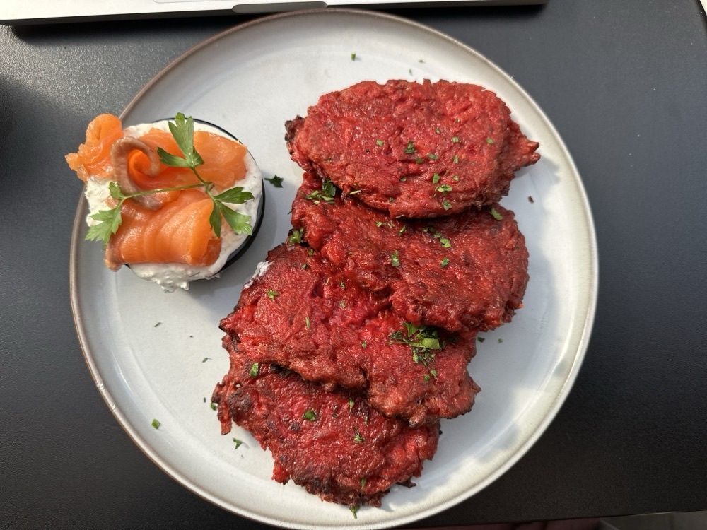 Beetroot pancakes · business lunch · Photo sent